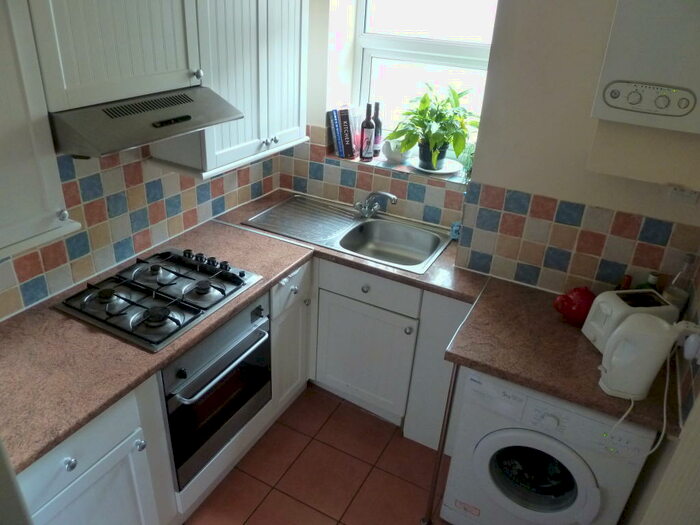 2 Bedroom Property To Rent In Sutherland Road, F3