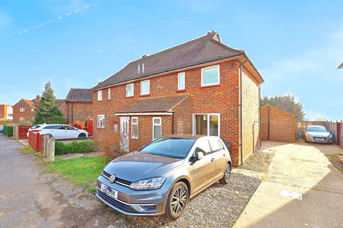 5 Bedroom Semi-Detached House To Rent In Fentum Road, Guildford, Surrey, GU2
