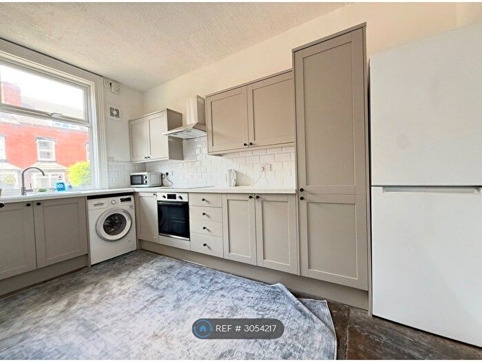 5 Bedroom Terraced House To Rent In Trelawn Avenue, Leeds, LS6