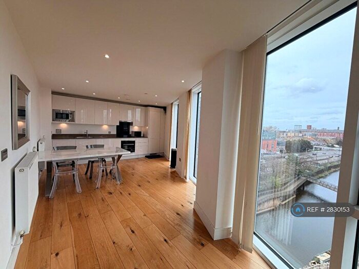 2 Bedroom Flat To Rent In High Street, London, E15