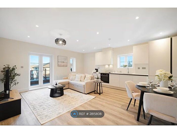 1 Bedroom Flat To Rent In Beechwood Grove, London, W3