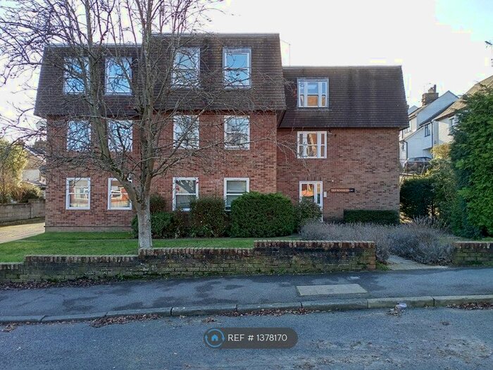 2 Bedroom Flat To Rent In Old School Court, Sevenoaks, TN13