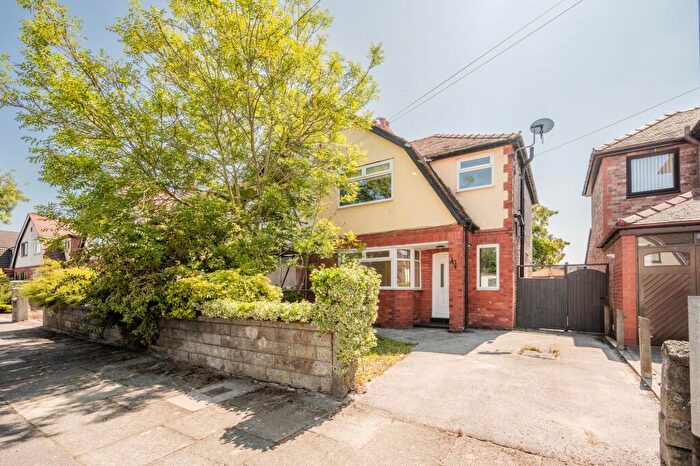 3 Bedroom Semi-Detached House For Sale In Alt Avenue, Liverpool, L31