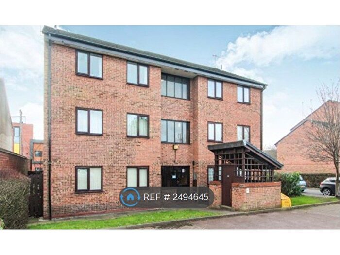2 Bedroom Flat To Rent In Brunel Close, Coventry, CV1