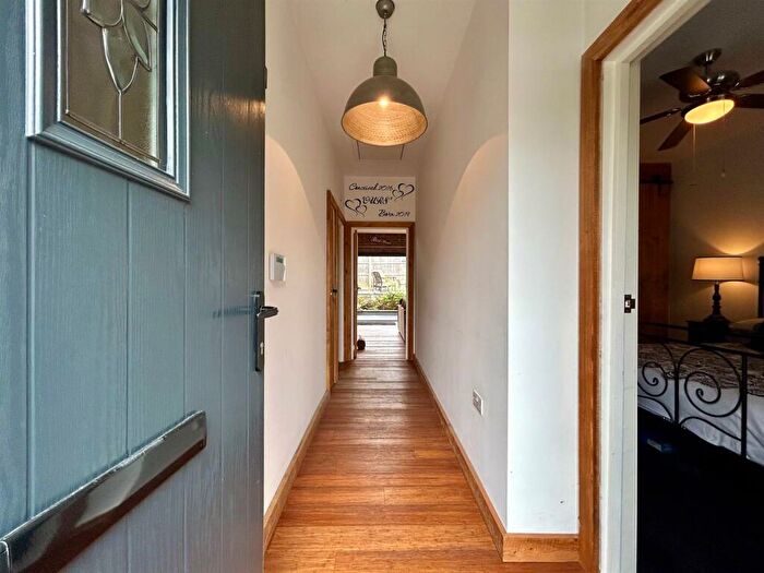 2 Bedroom Bungalow For Sale In Honey Lane, Waltham Abbey, EN9