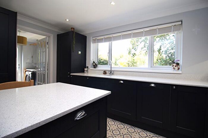 4 Bedroom Detached House For Sale In Albany Drive, Bishops Waltham, SO32