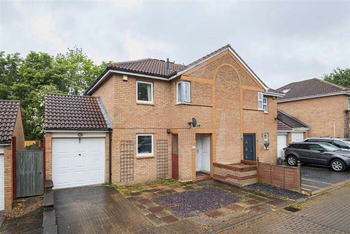 3 Bedroom Semi-Detached House To Rent In Quantock Crescent, Emerson Valley, Milton Keynes, MK4