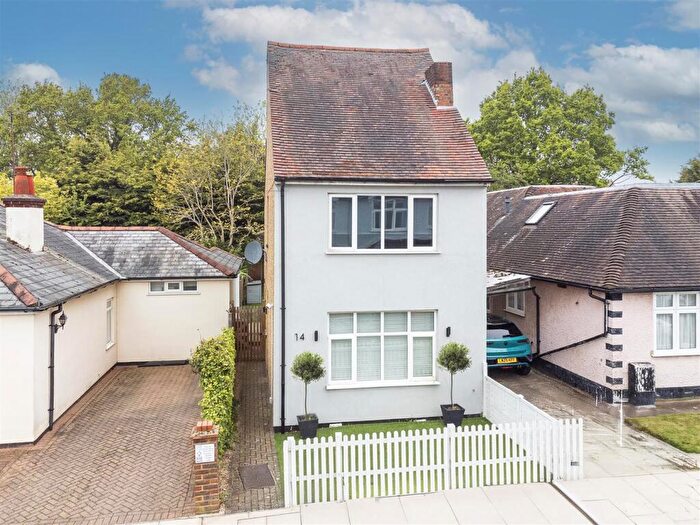 3 Bedroom Detached House To Rent In St. Julians Road, St. Albans, AL1