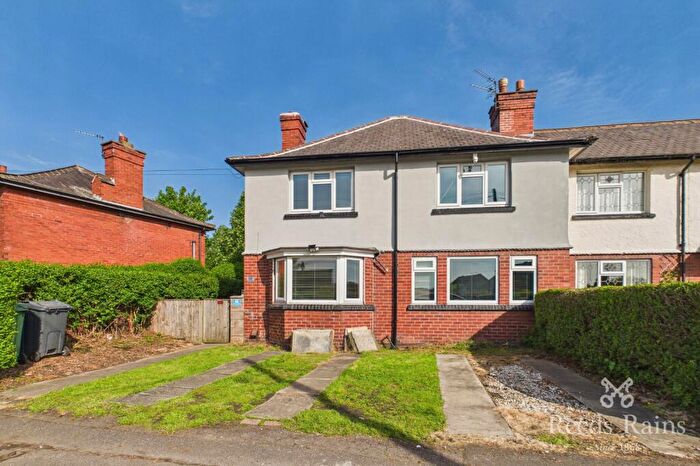 3 Bedroom End Of Terrace House For Sale In Victoria Road, Morley, Leeds, West Yorkshire, LS27