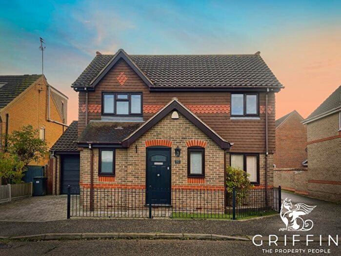 3 Bedroom Detached House To Rent In Langham Drive, Rayleigh, SS6