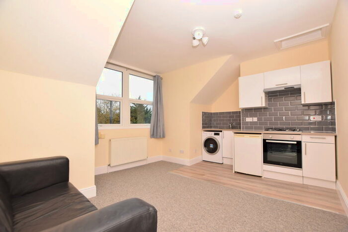 1 Bedroom Apartment To Rent In Bath Road, Brislington, BS4