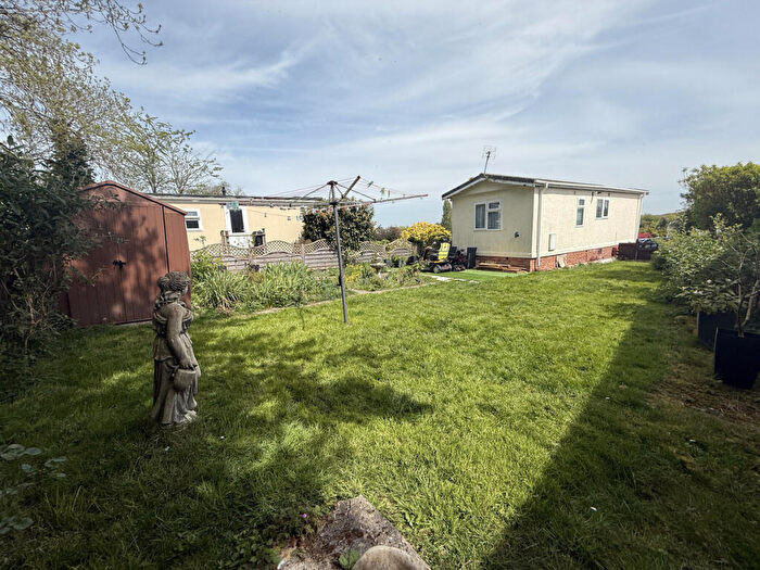 1 Bedroom Park Home For Sale In Brook Meadow, Swindon, SN4