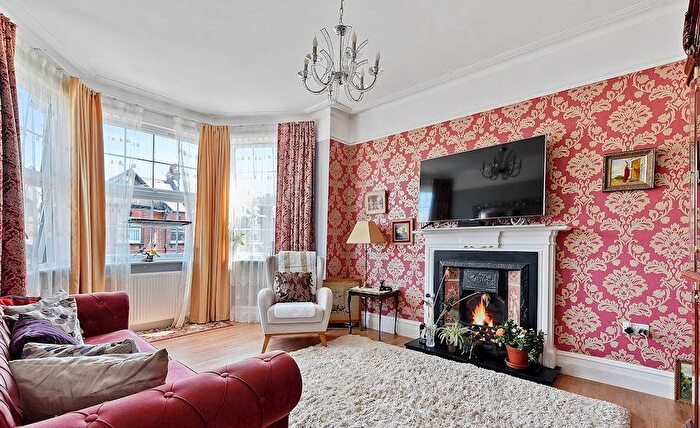 4 Bedroom Flat To Rent In Sheldon Road, London, NW2