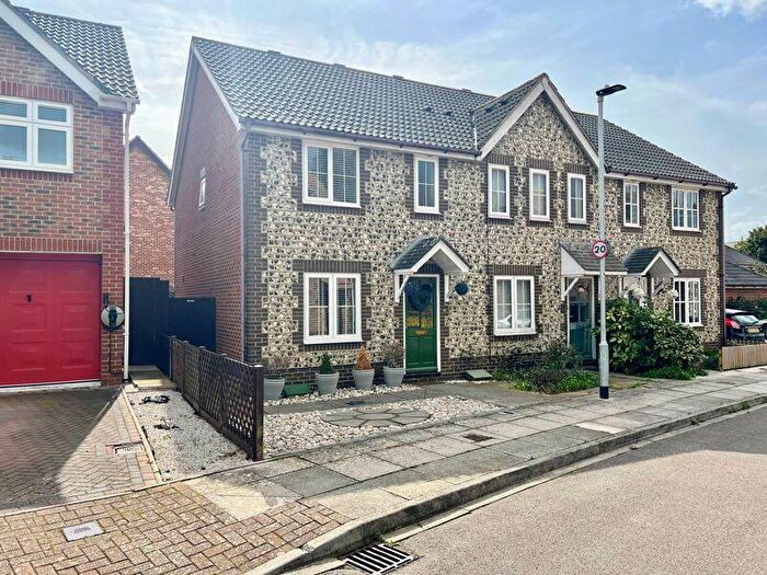 3 Bedroom Semi-Detached House For Sale In Milebush Road, Southsea, PO4