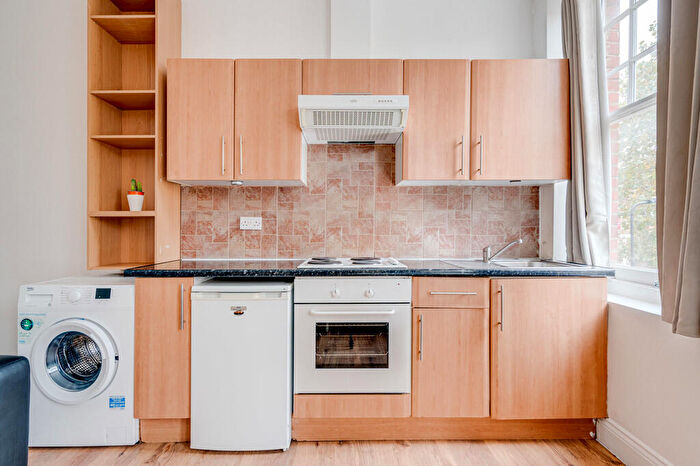 Apartment To Rent In Mazenod Avenue, West Hampstead, London, NW6