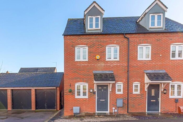 3 Bedroom Semi-Detached House To Rent In Bunting Drive, Leighton Buzzard, LU7