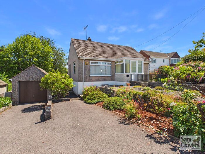 3 Bedroom Detached House For Sale In Hayes Park Road, Midsomer Norton, BA3