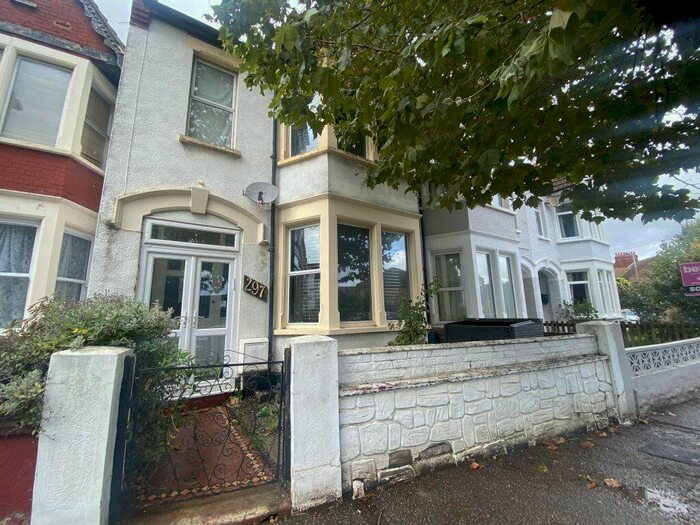4 Bedroom House To Rent In Hamlet Court Road- Online Enquiries Only, SS0