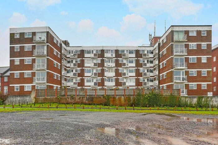 2 Bedroom Flat To Rent In Anne's Court, Sea Front, Hayling Island, PO11