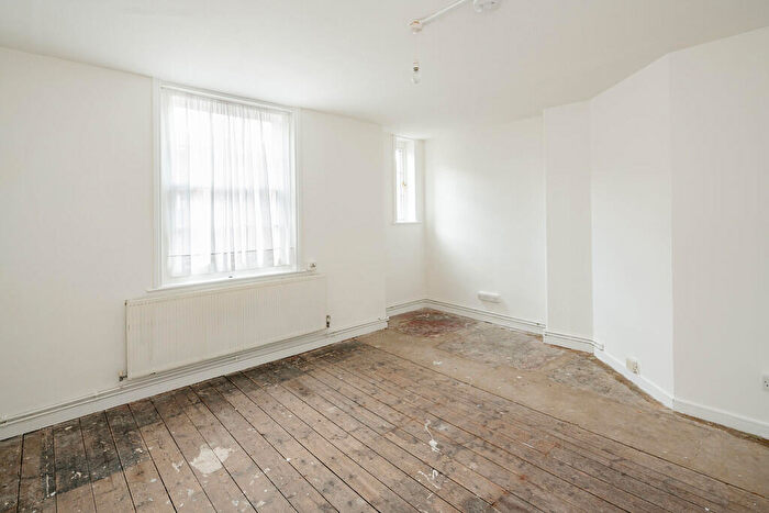1 Bedroom Apartment For Sale In New Church Road, London, SE5