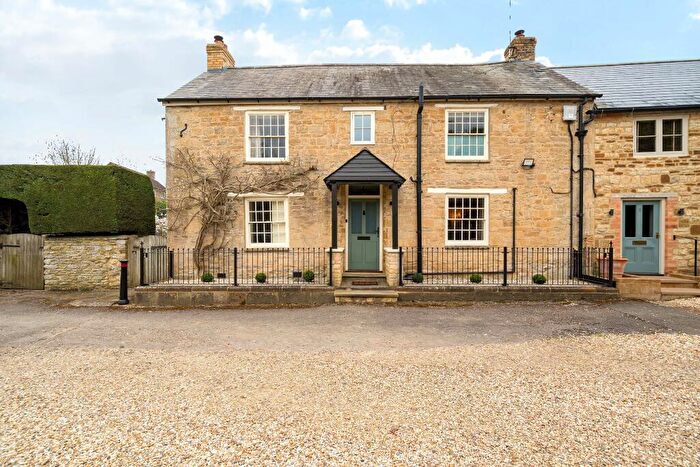 4 Bedroom Cottage For Sale In Kettle End, Lois Weedon, NN12