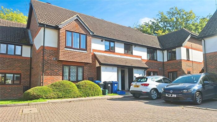 2 Bedroom Maisonette For Sale In Saddleback Way, Fleet, Hampshire, GU51