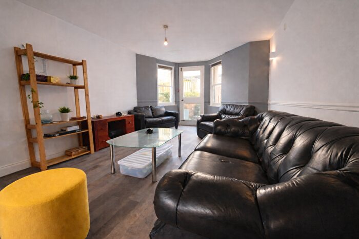 14 Bedroom House Of Multiple Occupation To Rent In Newport Road, Roath, Cardiff, CF24