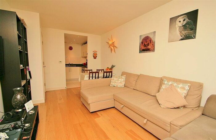 1 Bedroom Flat To Rent In Station Approach, Hayes, UB3