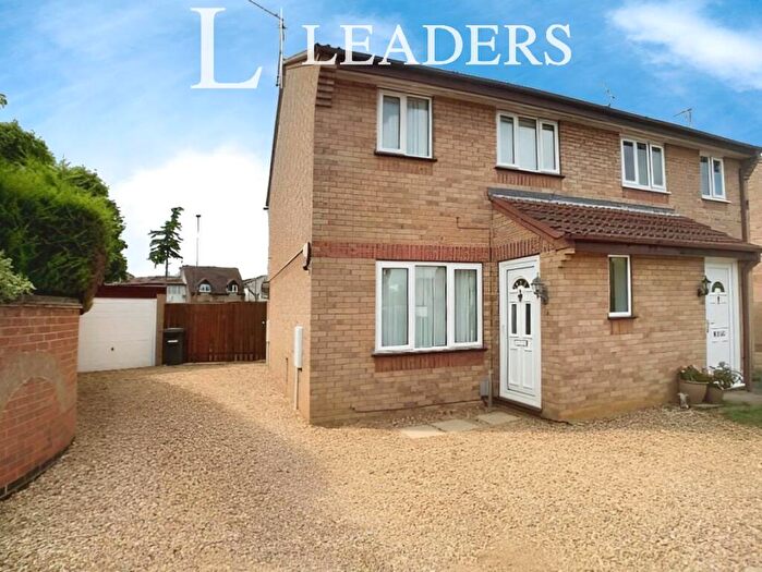 3 Bedroom Semi-Detached House To Rent In Wycliffe Grove, Werrington, PE4