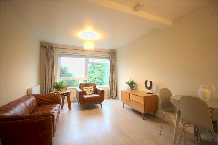 1 Bedroom Flat To Rent In Downfield Lodge, Bristol, BS8