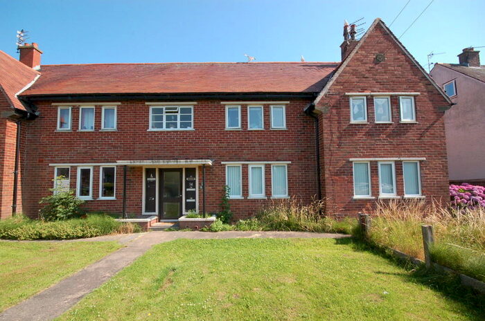 2 Bedroom Ground Flat To Rent In Main Drive, FY6