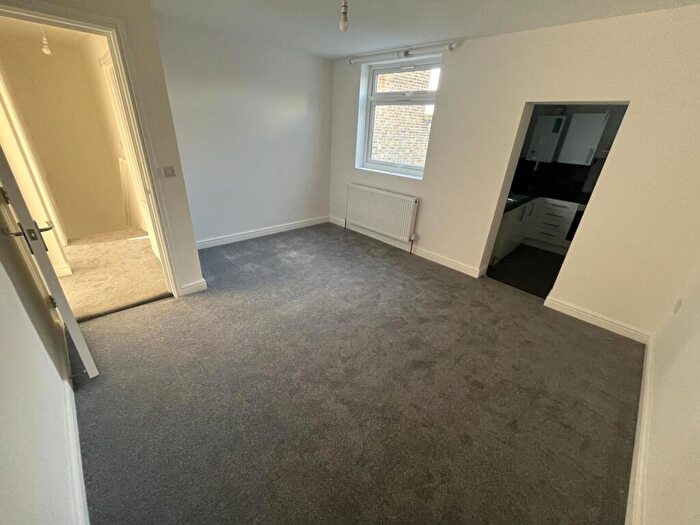 2 Bedroom Flat To Rent In Cann Hall Road, Leytonstone, London, E11