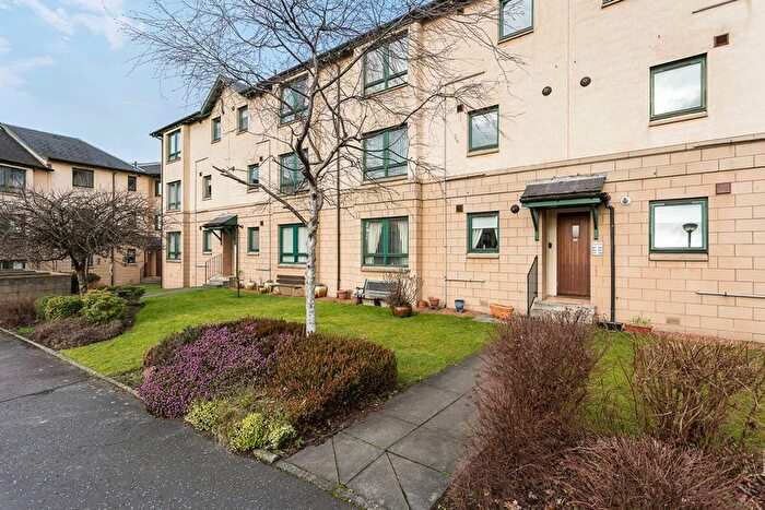2 Bedroom Flat For Sale In Colville Gardens, Alloa, FK10