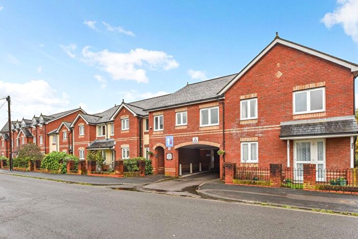 1 Bedroom Flat To Rent In Ackender Road, Alton, Hampshire, GU34