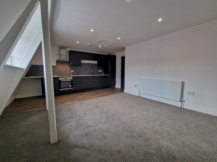 1 Bedroom Flat To Rent In Parliament Street, Hull, Yorkshire, HU1