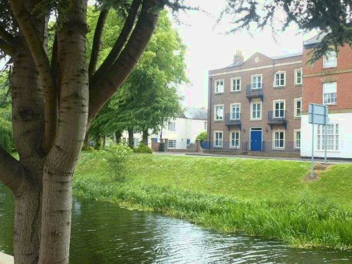 2 Bedroom Property To Rent In High Street Spalding, PE11