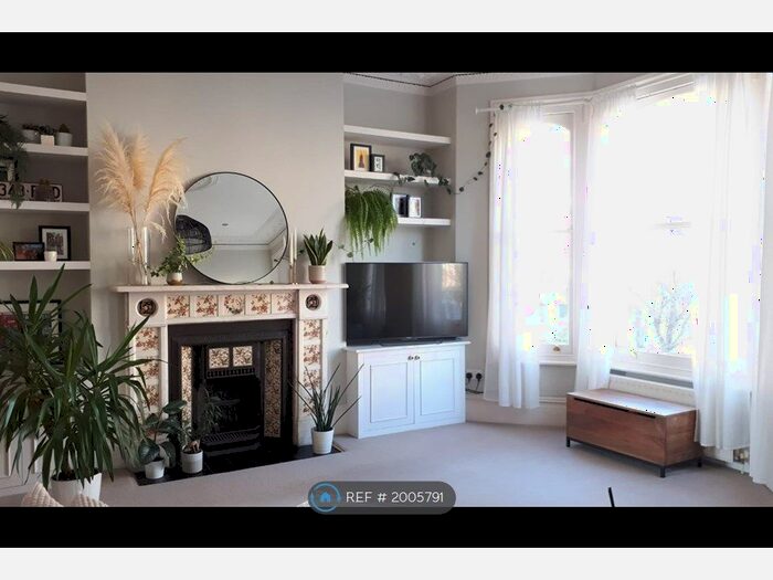 1 Bedroom Flat To Rent In St Luke's Avenue, London, SW4