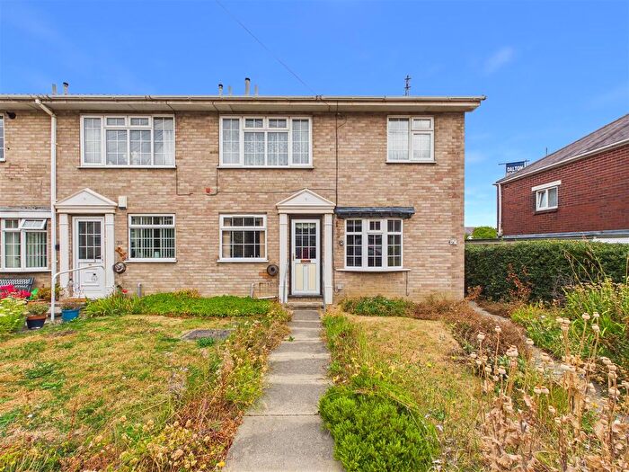2 Bedroom Flat For Sale In Harvey Clough Road, Sheffield, S8