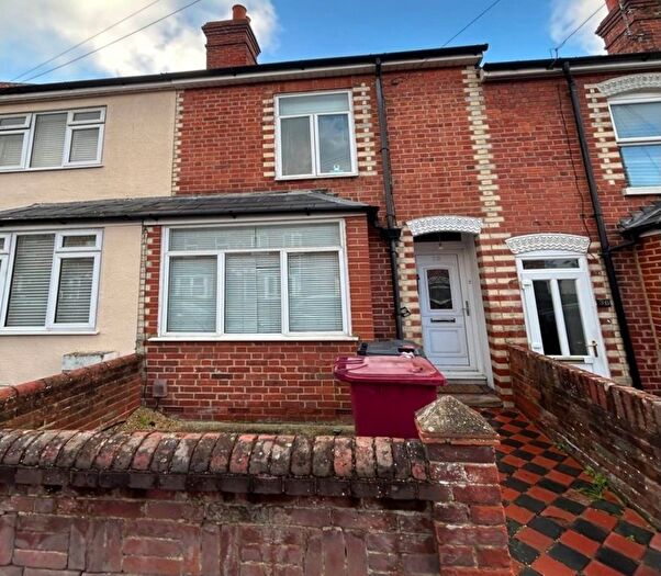 3 Bedroom Terraced House To Rent In Shaftesbury Road, Reading, RG30