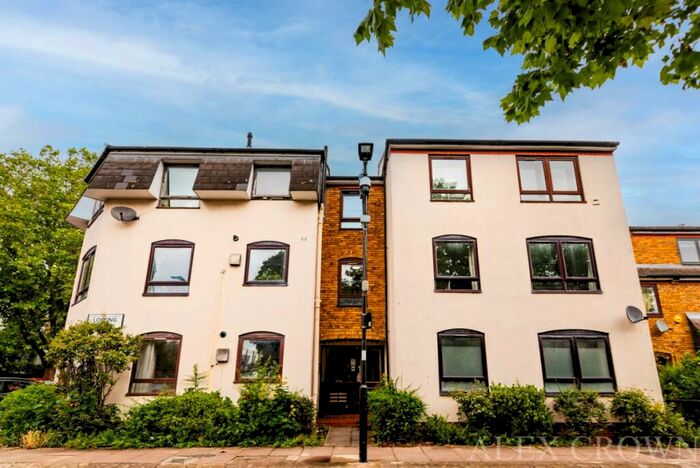 2 Bedroom Flat To Rent In Lofting Road, Angel, N1