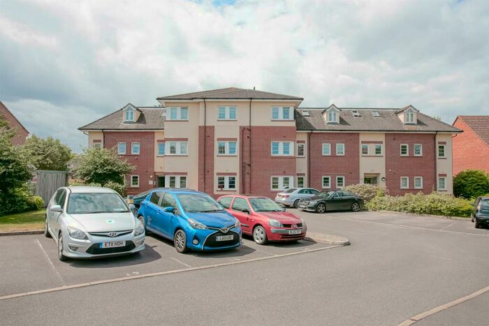 2 Bedroom Apartment To Rent In Bowood Court Oxford Road, Kidlington, OX5