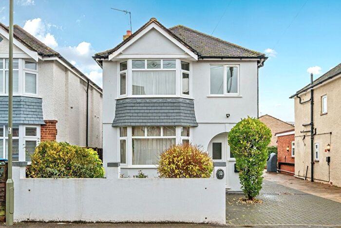 3 Bedroom Detached House To Rent In Rydens Way, Woking, Surrey, GU22