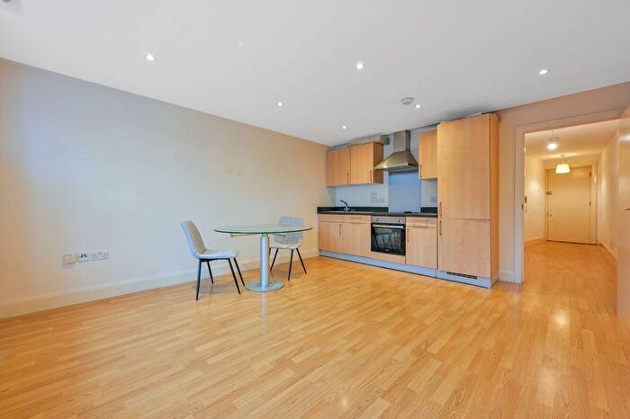 1 Bedroom Flat For Sale In Clarendon House, Kingston, Kingston Upon Thames, KT2