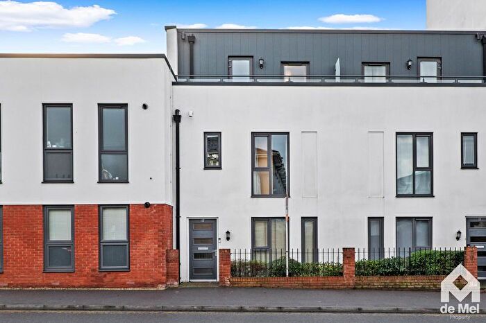 4 Bedroom Town House For Sale In Fairview Road, Cheltenham, Gloucestershire, GL52