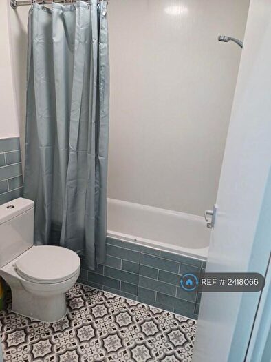 2 Bedroom Flat To Rent In Markhouse Road, London, E17