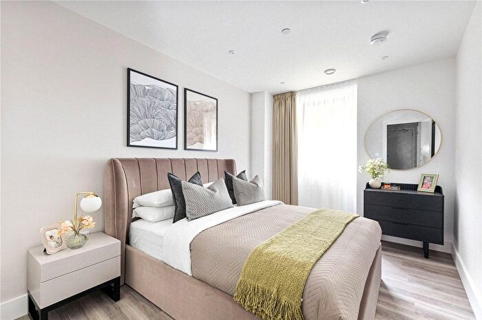 2 Bedroom Flat For Sale In Firth House, Heathside, Greenwich, London, SE10