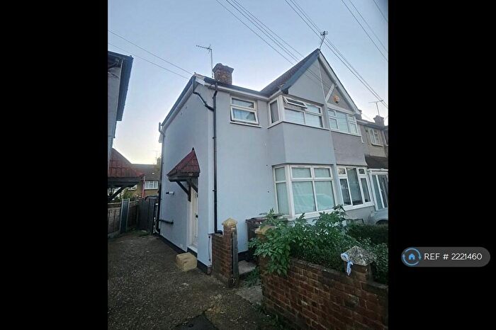 3 Bedroom Semi-Detached House To Rent In Oval Road South, Dagenham, RM10