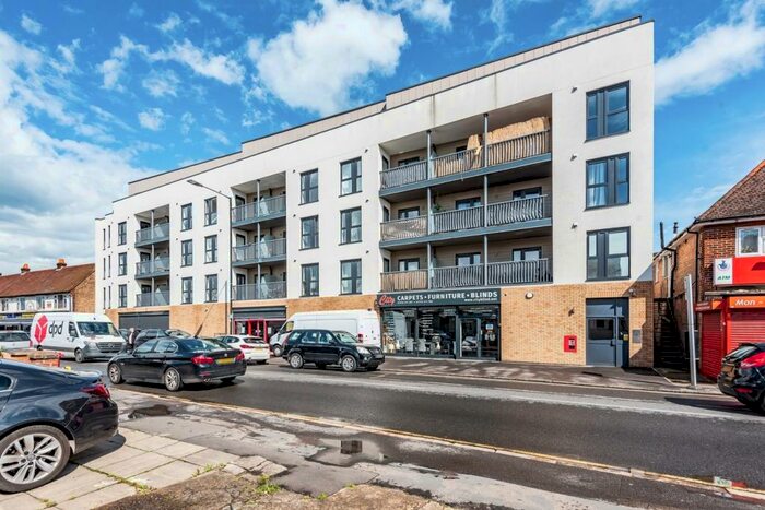 2 Bedroom Apartment To Rent In Stoke Road, Slough, SL2