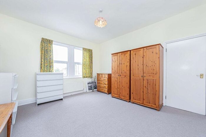 3 Bedroom Flat To Rent In Harrow Road, London, NW10