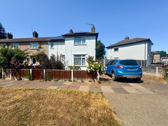 3 Bedroom House For Sale In Browning Avenue, Southend-On-Sea, SS2